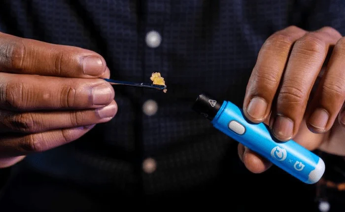 Loading concentrate into the Cookies x G Pen Micro+