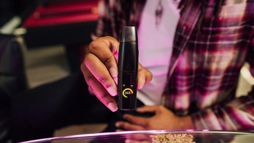 How to Use a Dry Herb Vaporizer: Complete Beginner's Guide 2026