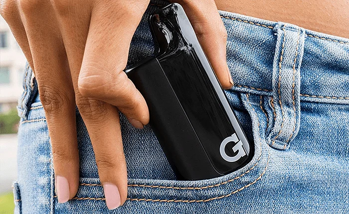 Putting the G Pen Hydout into a pocket
