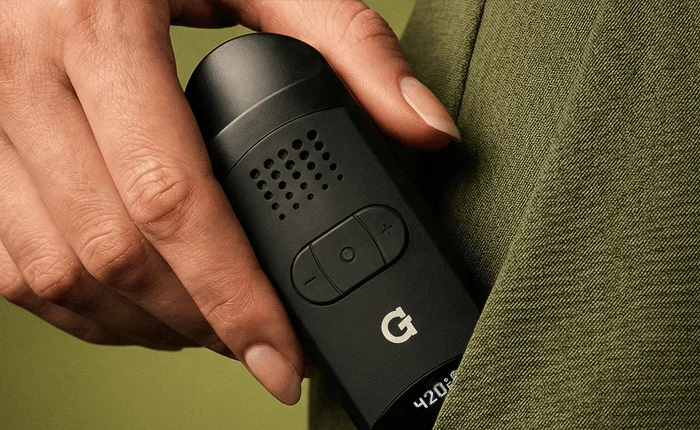 Taking the G Pen Dash II out of a pocket