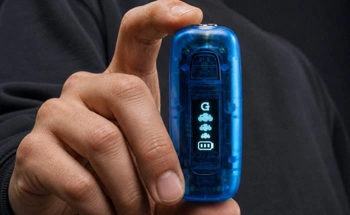 Close-up of the Blue Translucent G Pen 510 Original in hand