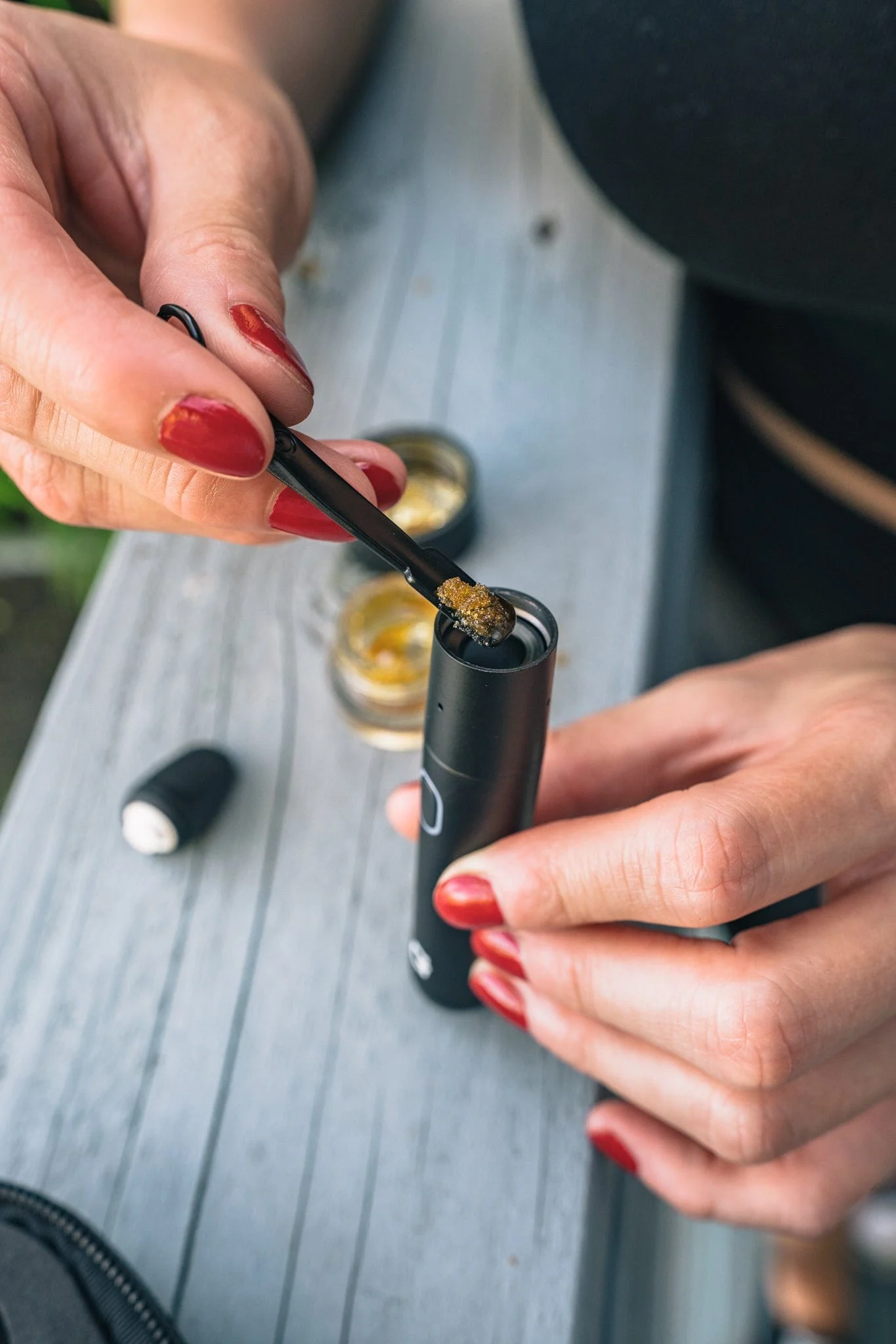 Loading the G Pen Micro concentrate vaporizer
